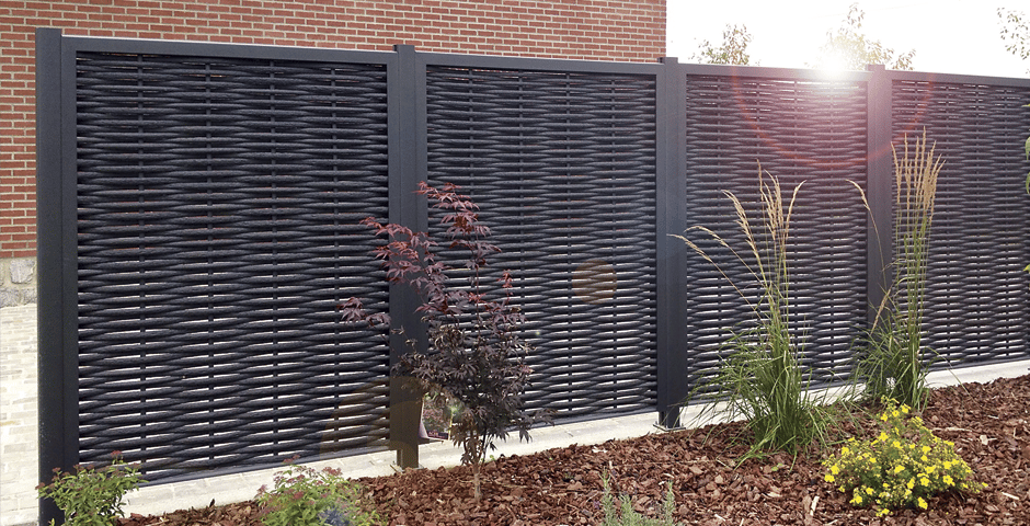 Quel type de brise vue choisir pour délimiter son jardin ? echo web Brise Vue désign Jardin