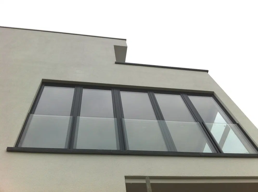 garde-corps-fenetre-verre