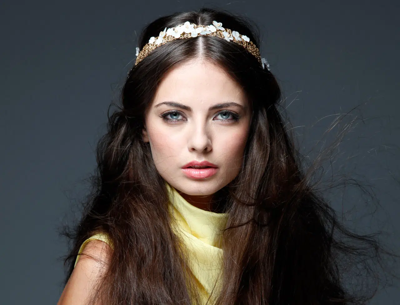 porter un headband à fleur