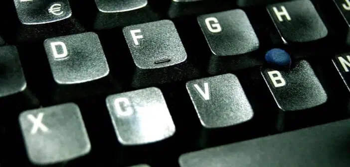 Nettoyer clavier ordinateur
