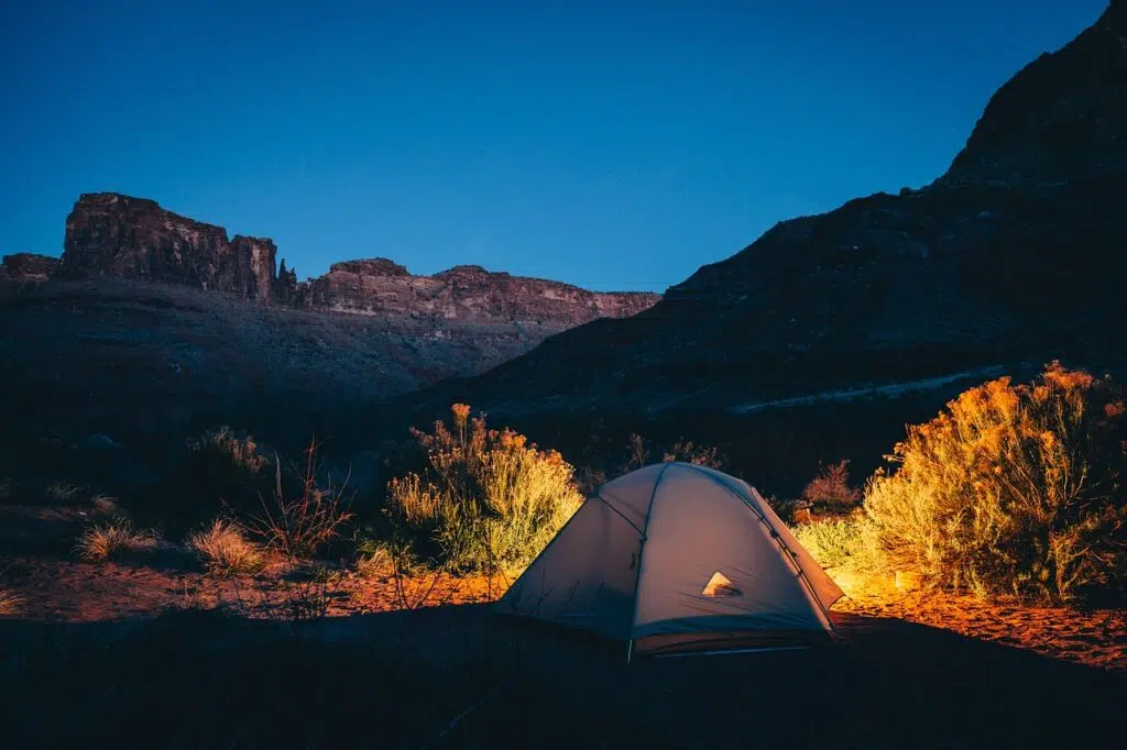 une tente de camping