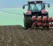 Le travail du sol en agriculture : la charrue, un équipement indispensable !