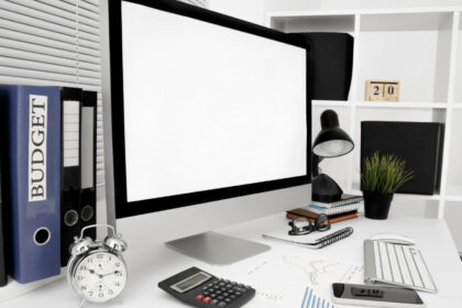 Optimisez votre espace de travail avec des produits informatiques pratiques et performants !