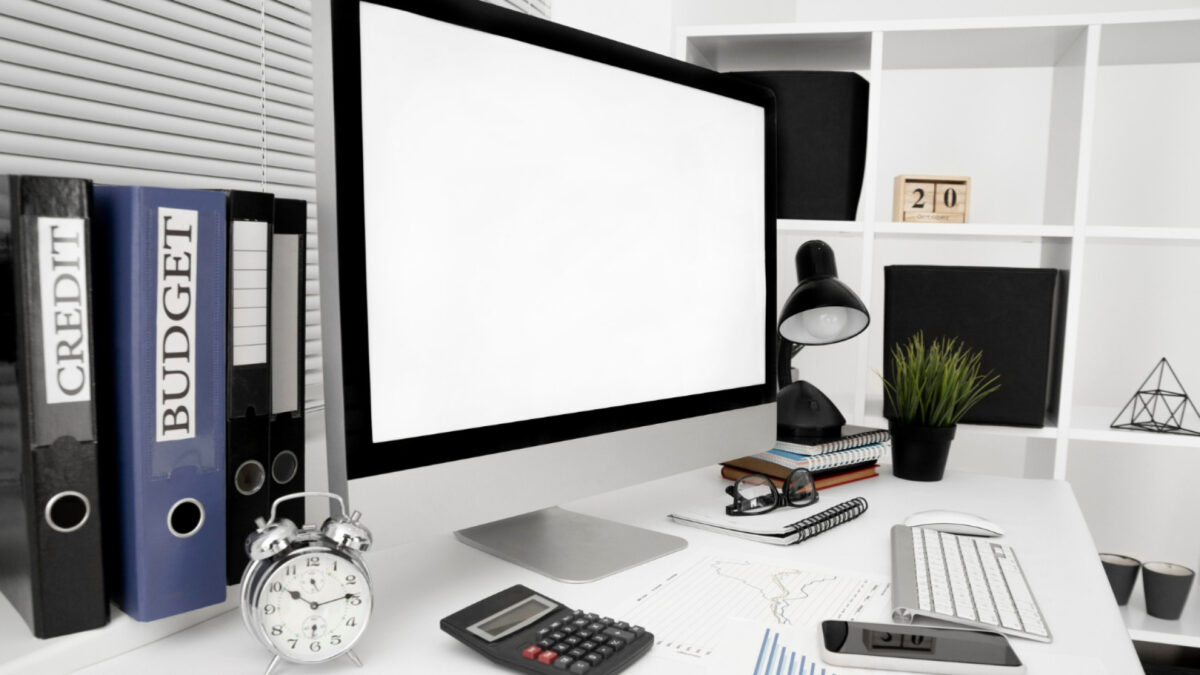 Optimisez votre espace de travail avec des produits informatiques pratiques et performants !