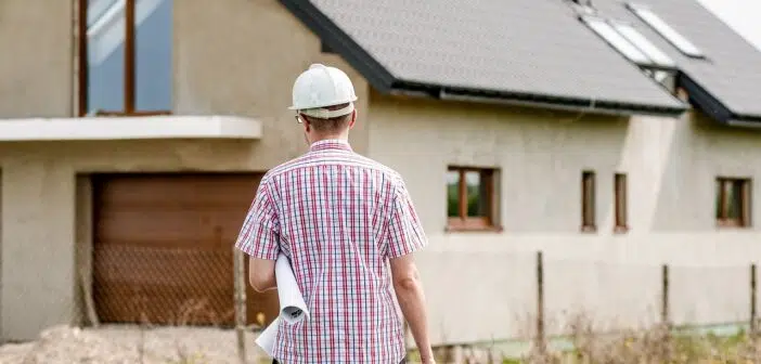 Un professionnel de la construction